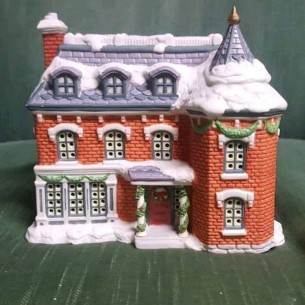 The Old Granville Place Hawthorne Village Ceramic Piece